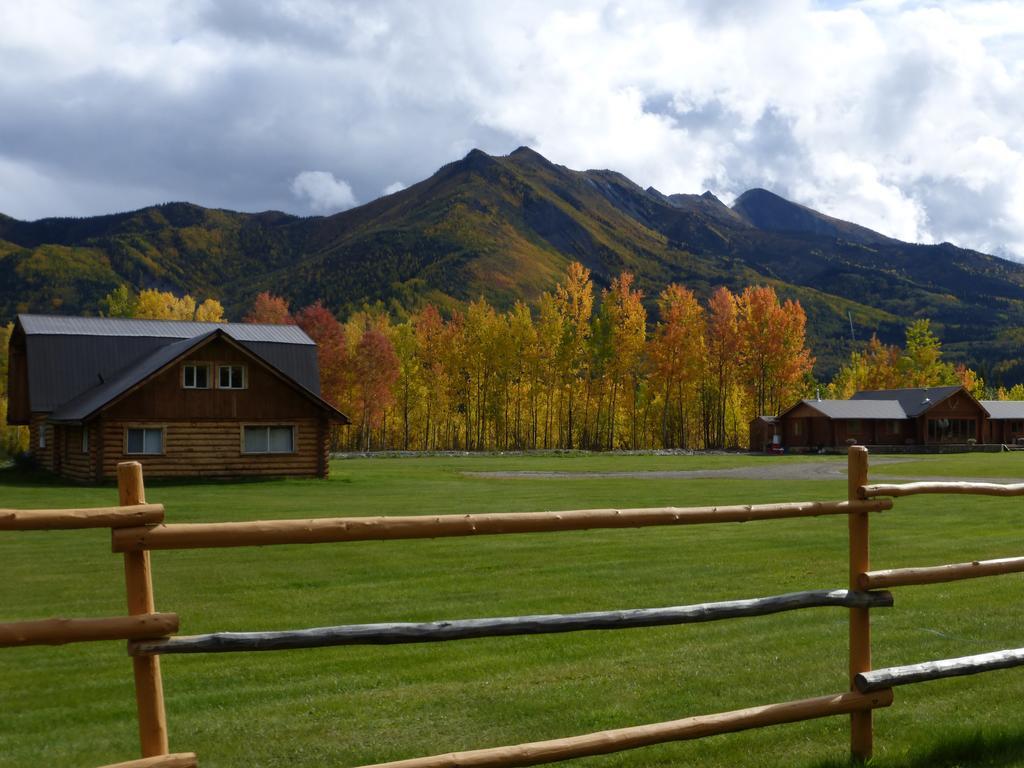 Folding Mountain B & B Fort Nelson Dış mekan fotoğraf