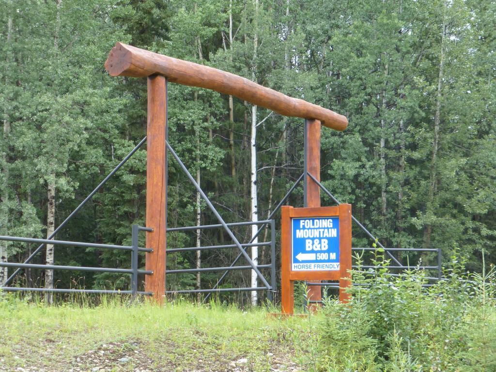 Folding Mountain B & B Fort Nelson Dış mekan fotoğraf