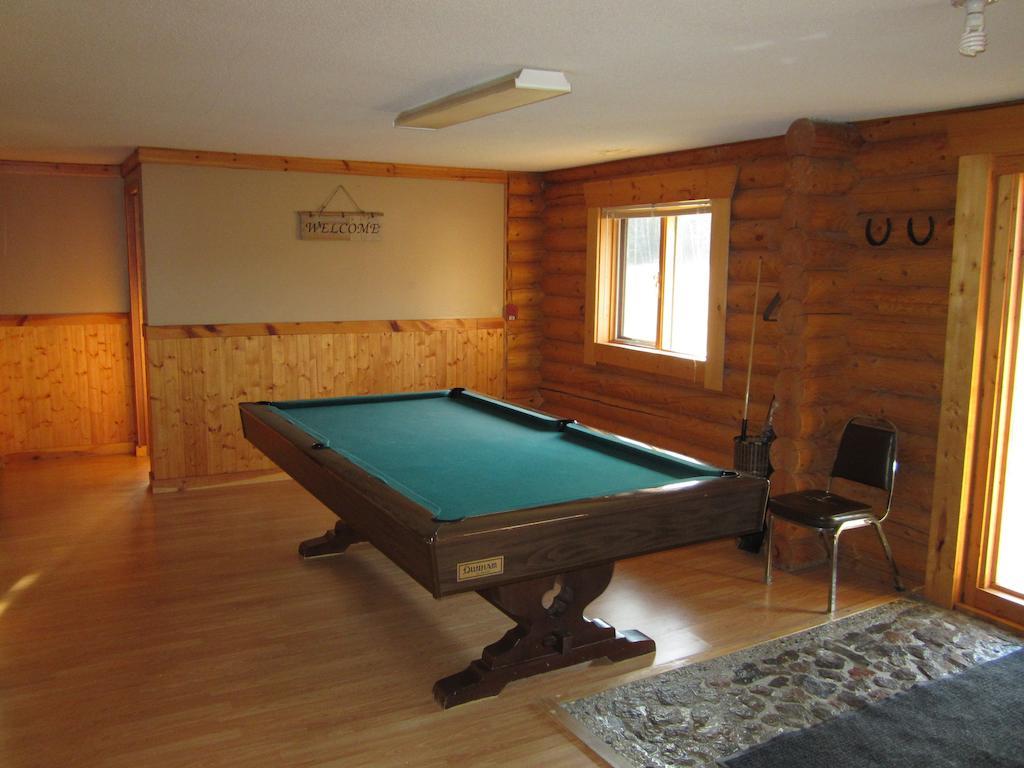 Folding Mountain B & B Fort Nelson Dış mekan fotoğraf