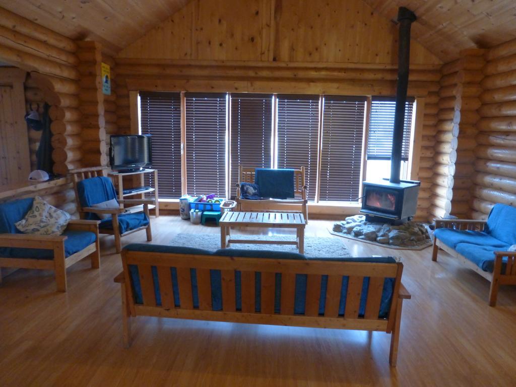 Folding Mountain B & B Fort Nelson Dış mekan fotoğraf