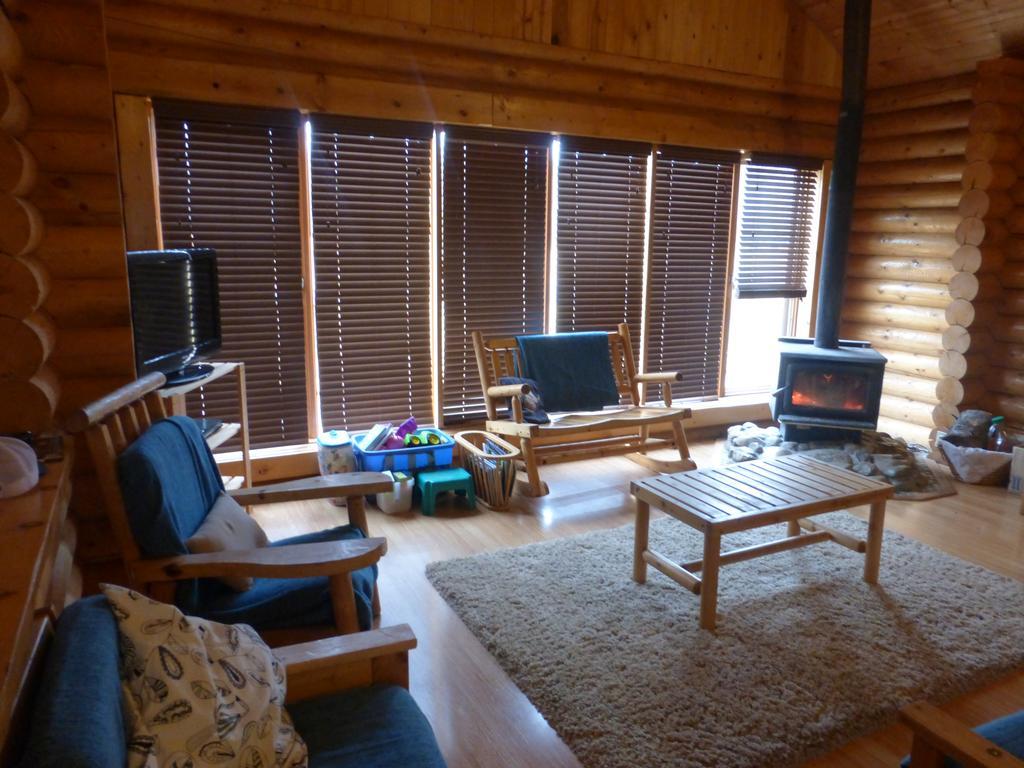 Folding Mountain B & B Fort Nelson Dış mekan fotoğraf