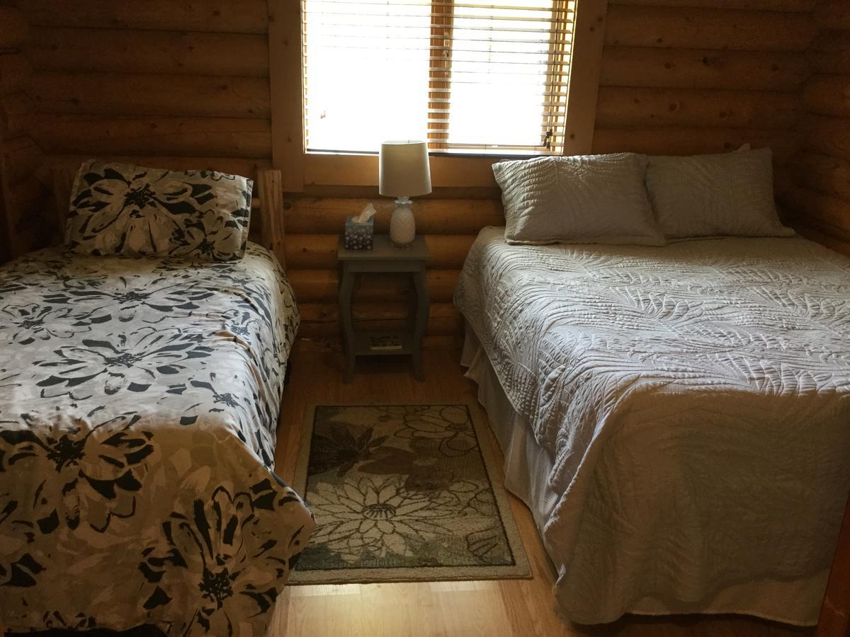 Folding Mountain B & B Fort Nelson Dış mekan fotoğraf