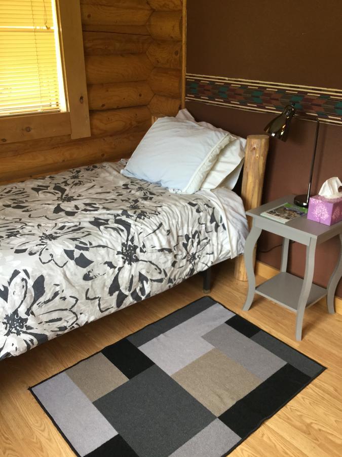 Folding Mountain B & B Fort Nelson Dış mekan fotoğraf