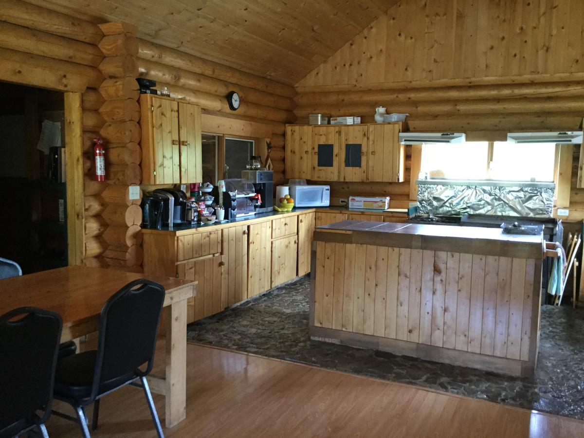 Folding Mountain B & B Fort Nelson Dış mekan fotoğraf