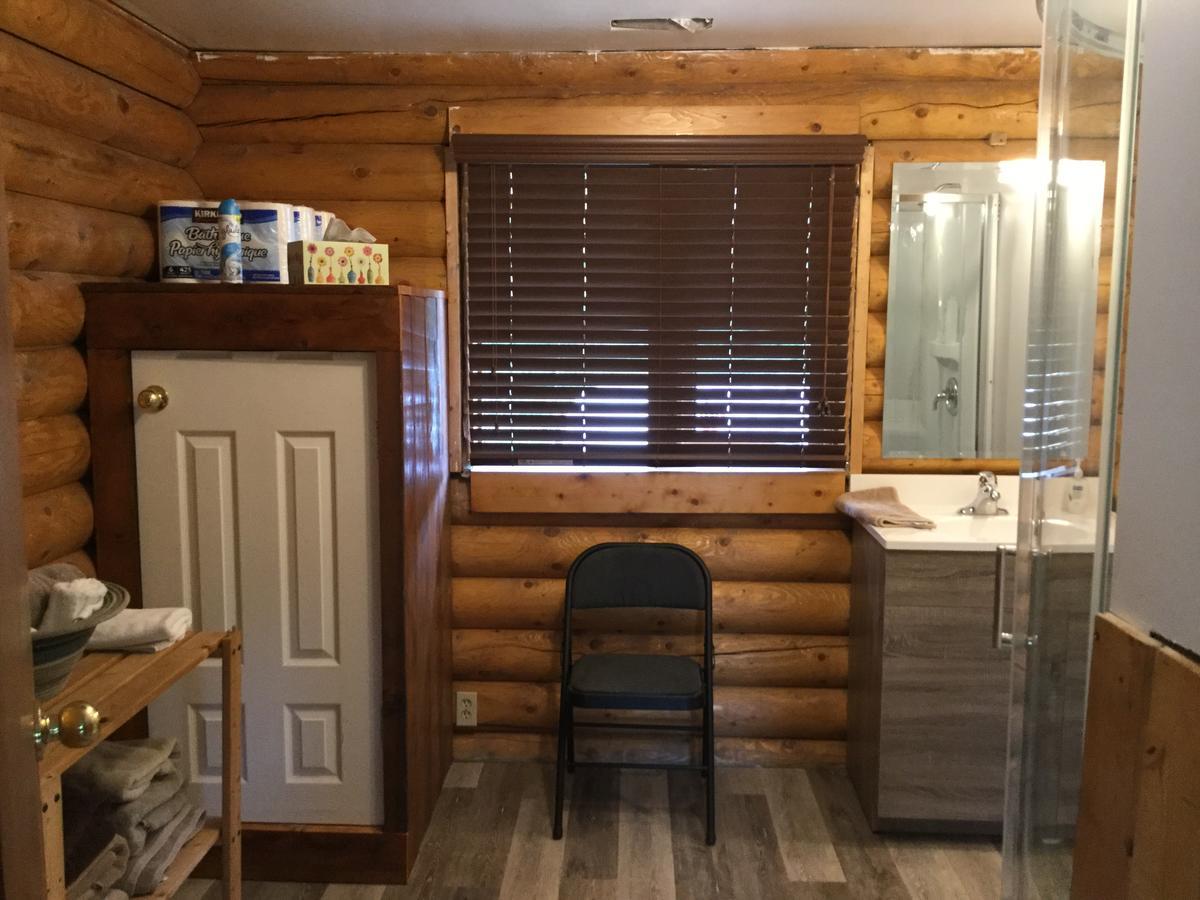 Folding Mountain B & B Fort Nelson Dış mekan fotoğraf