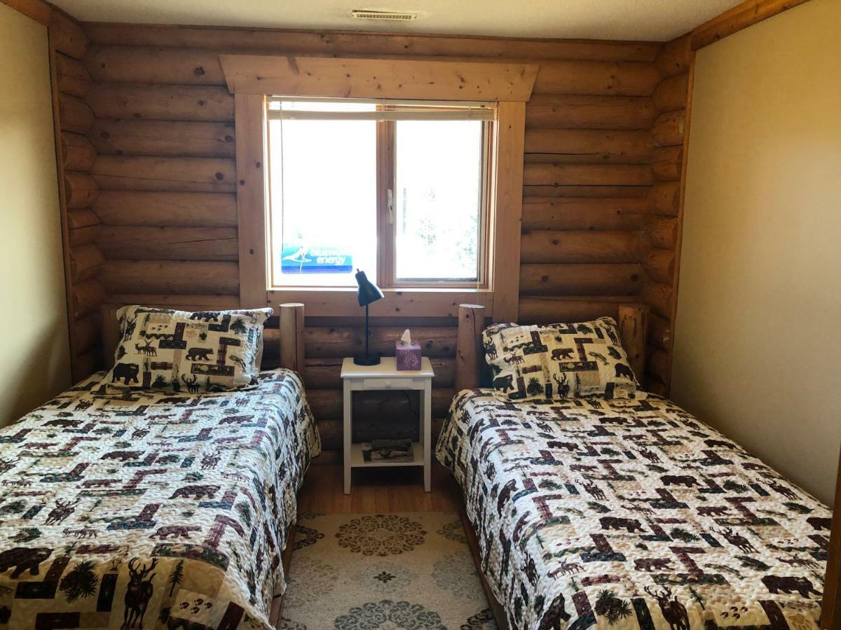 Folding Mountain B & B Fort Nelson Dış mekan fotoğraf